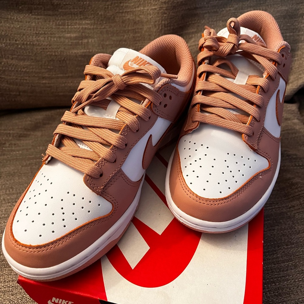 W Nike Dunk Low
